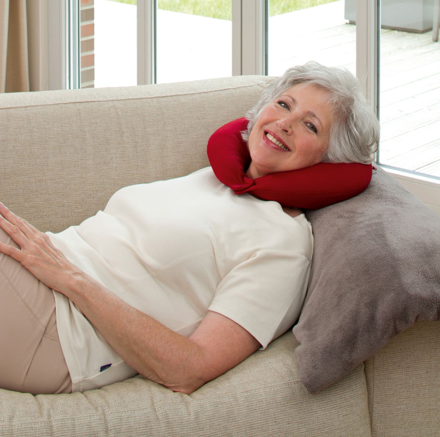 Nackenhörnchen mit Druckknopf-Verschluss