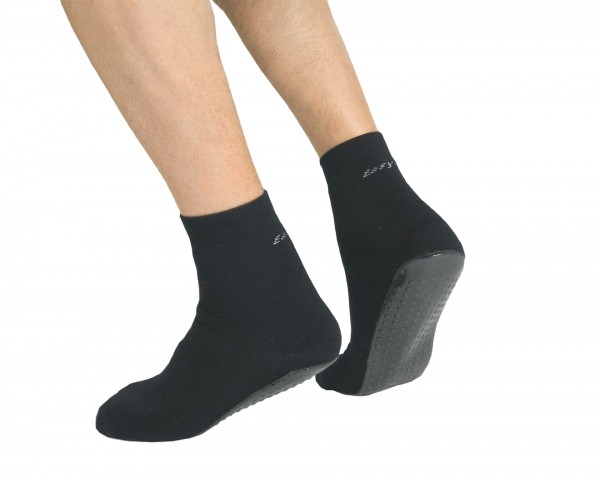 REVIVA für Menschen mit Demenz – Suprima - Anti-Rutschsocken – Socken mit Gummi-Noppen-Sohle in schwarz.